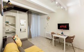 ALIBI SUITES Loft: Centralissimo con Free WiFi, Netflix, A/C e tutti i Comfort